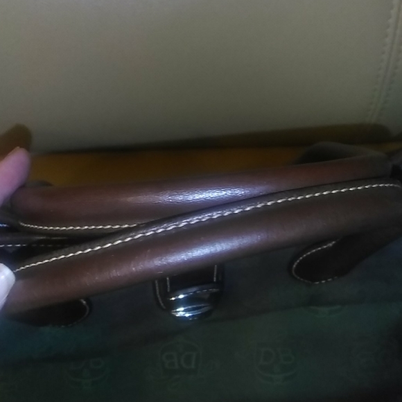 DOONEY & BOURKE TOTE With ACCESSORIES - Picture 4 of 13